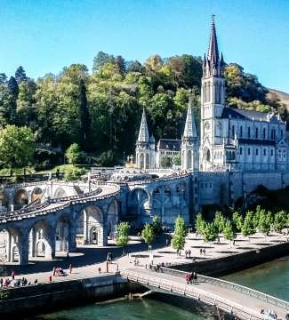 Visite de Lourdes et du sanctuaire